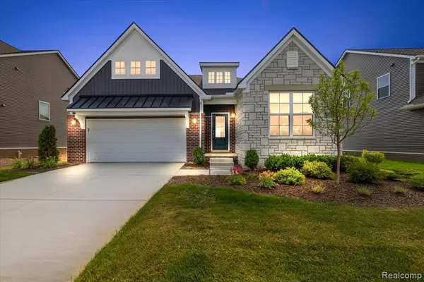 2352 Provencal, Commerce Twp, MI 48382