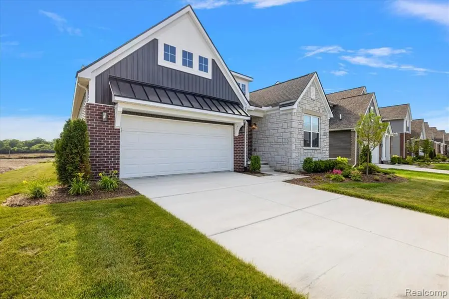 2352 Provencal, Commerce Township, MI 48382 - #3