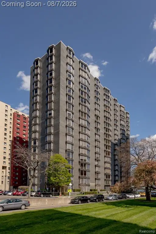 8200 E Jefferson #503, Detroit, MI 48214