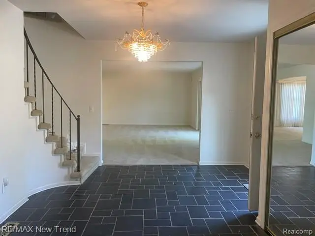 4727 S Knoll, West Bloomfield, MI 48323 - #3