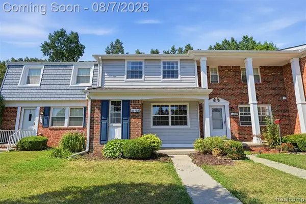 24752 Olde Orchard, Novi, MI 48375