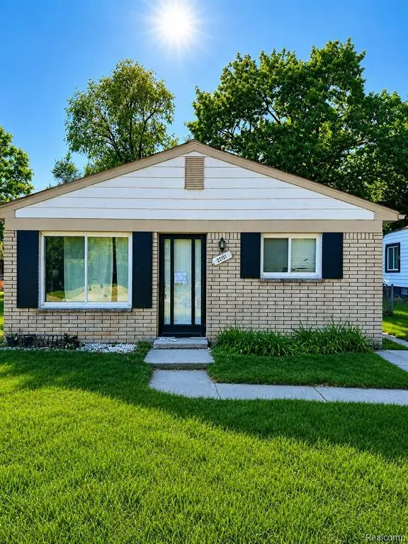 22151 Poinciana, Southfield, MI 48033
