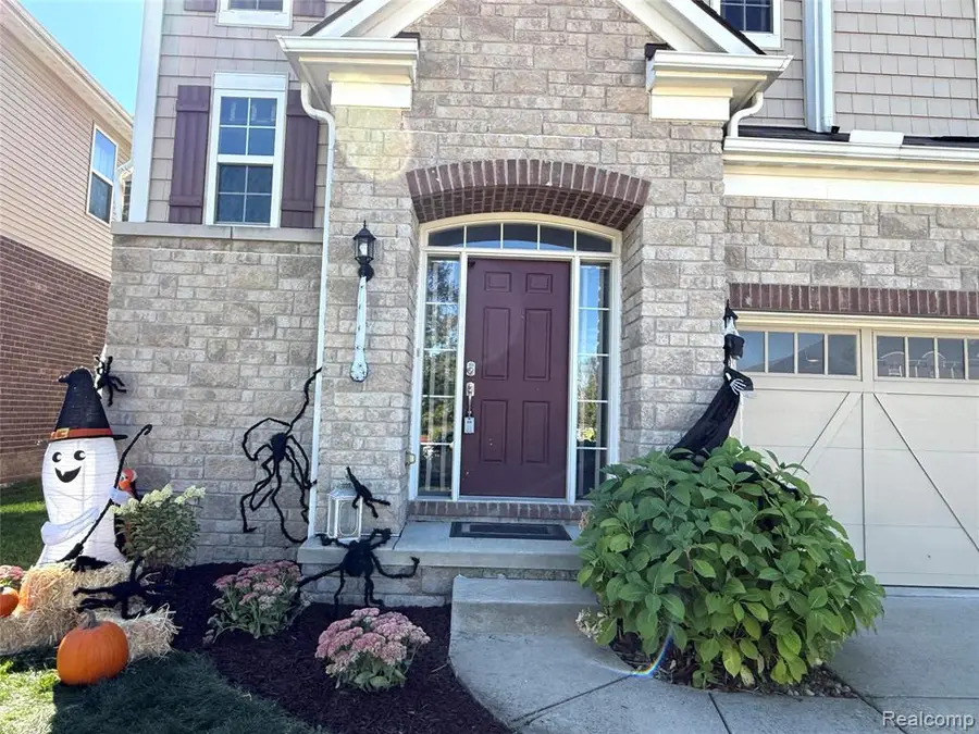 49645 Hartwick, Novi, MI 48374 - #2