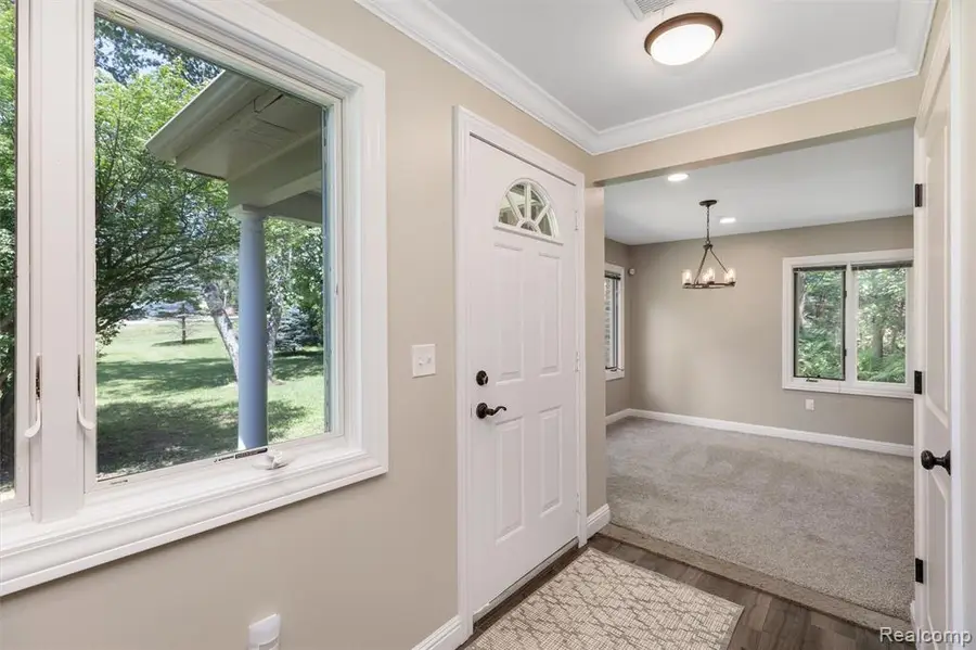 4915 Walnut Lake, West Bloomfield, MI 48323 - #2