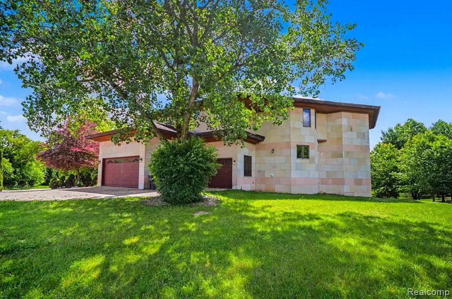 5045 Karachi, West Bloomfield, MI 48322 - #3