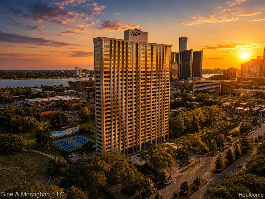 1300 E Lafayette #905, Detroit, MI 48207 - #2