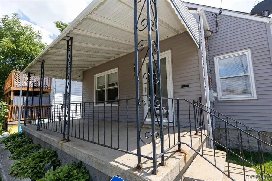 2117 Swayze, Flint, MI 48503 - #3