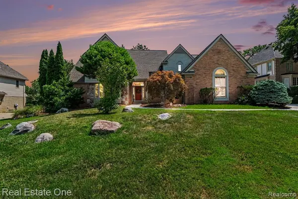 28988 Augusta, Farmington Hills, MI 48331