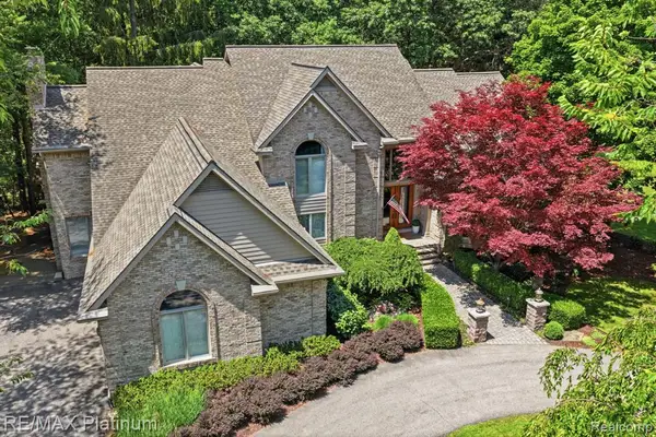 5458 Lake Ridge, Brighton, MI 48116