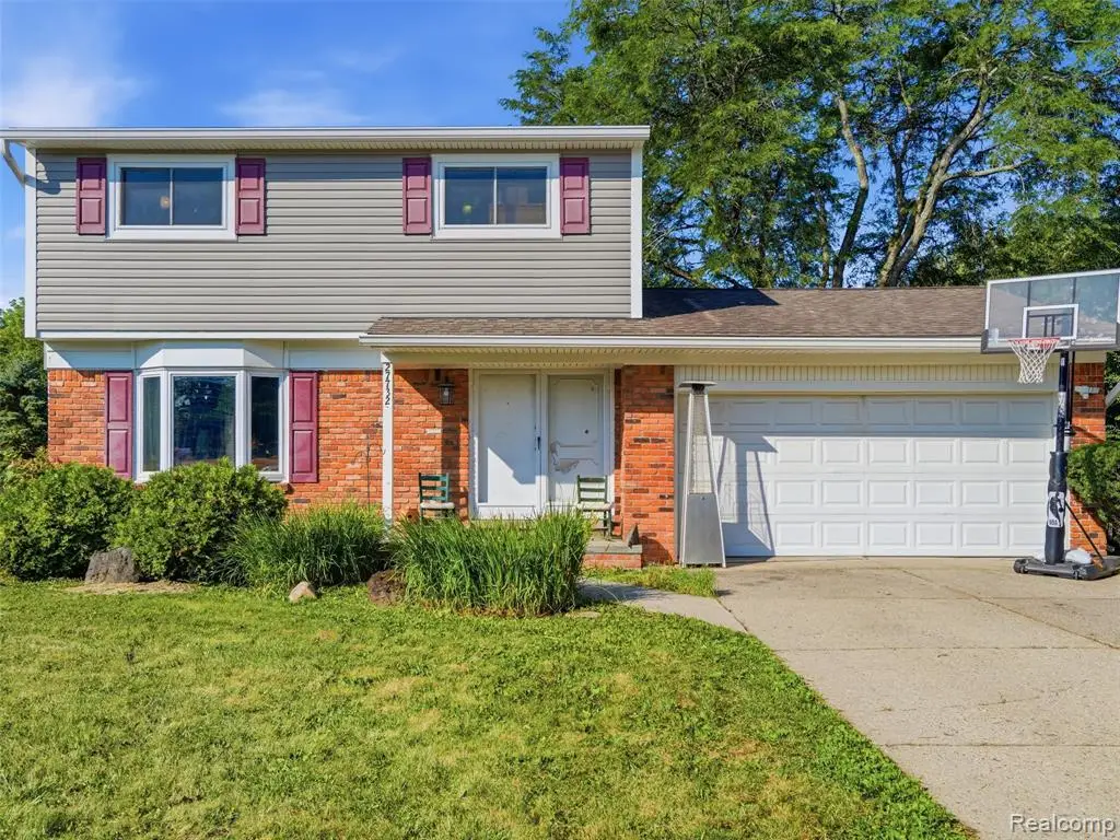 27732 Westcott Crescent, Farmington, MI 48334 - #1