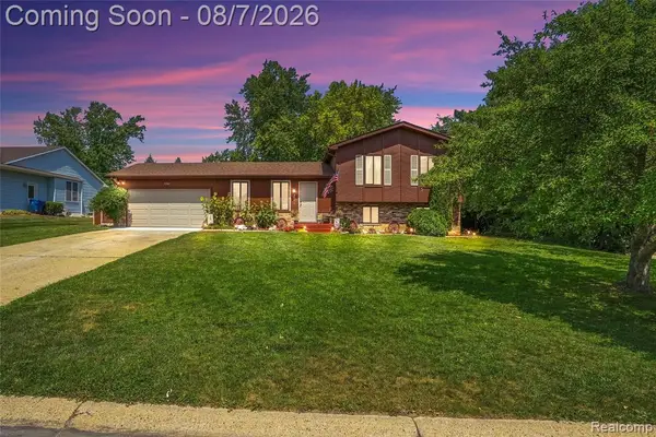 2384 Golden Shores, Fenton, MI 48430