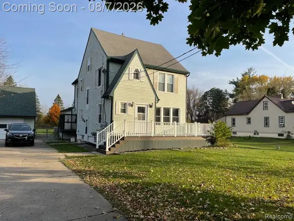 4355 Lapeer, Burton, MI 48509