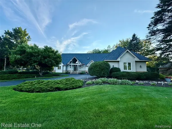 716 Bristol, Orion Twp, MI 48348