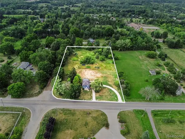 5031 Oakwood, Ortonville, MI 48462