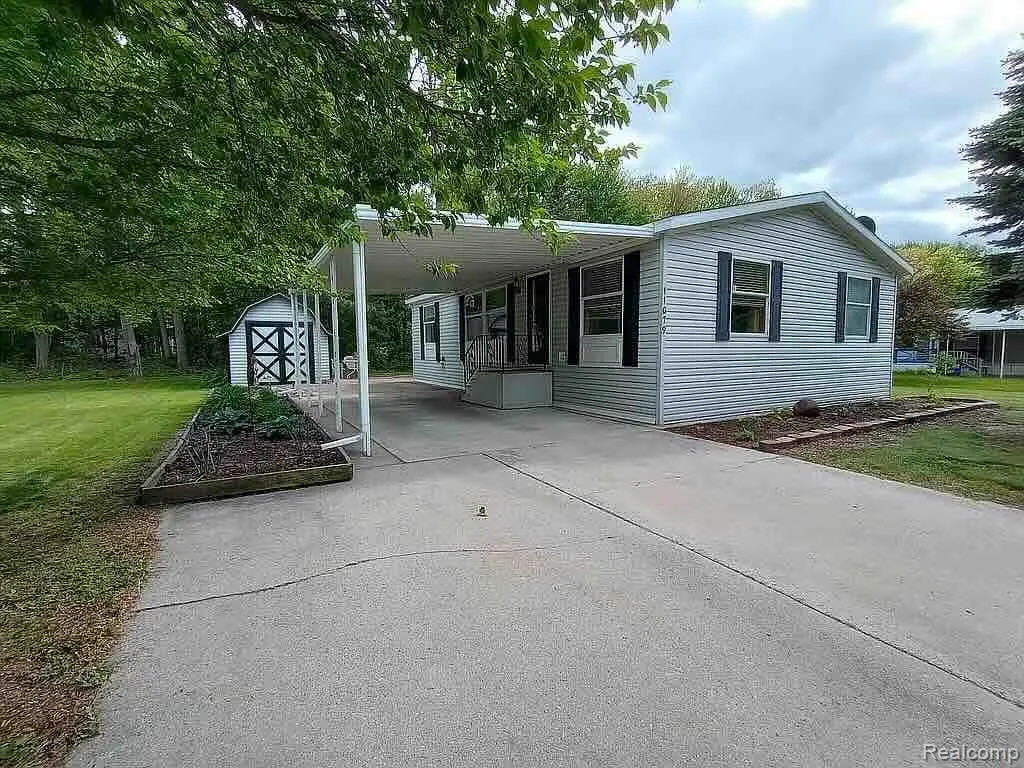 11079 Armstrong, Saginaw, MI 48609 - #1