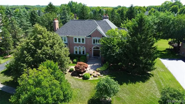 4929 Crestone, Rochester, MI 48306