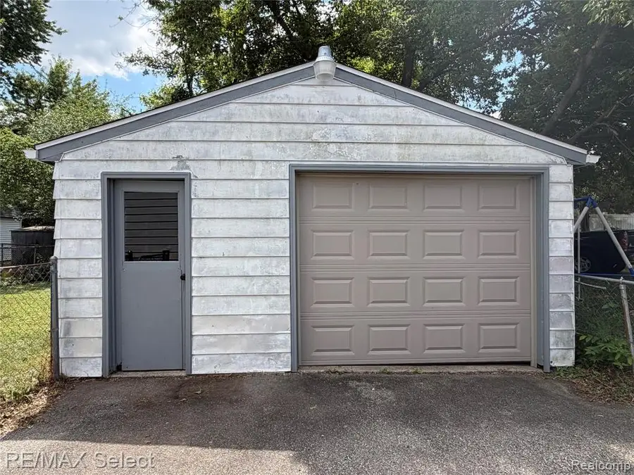 3717 Larchmont, Flint, MI 48532 - #3
