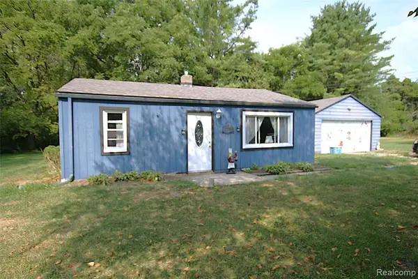 5349 E Carpenter, Flint, MI 48506