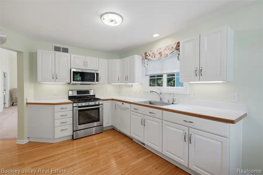 4784 New Haven, Howell, MI 48843 - #2