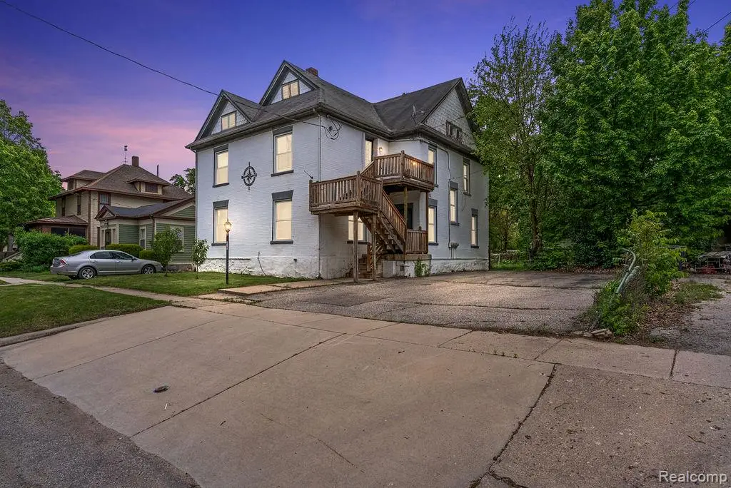 612 E 3rd, Flint, MI 48503 - #1