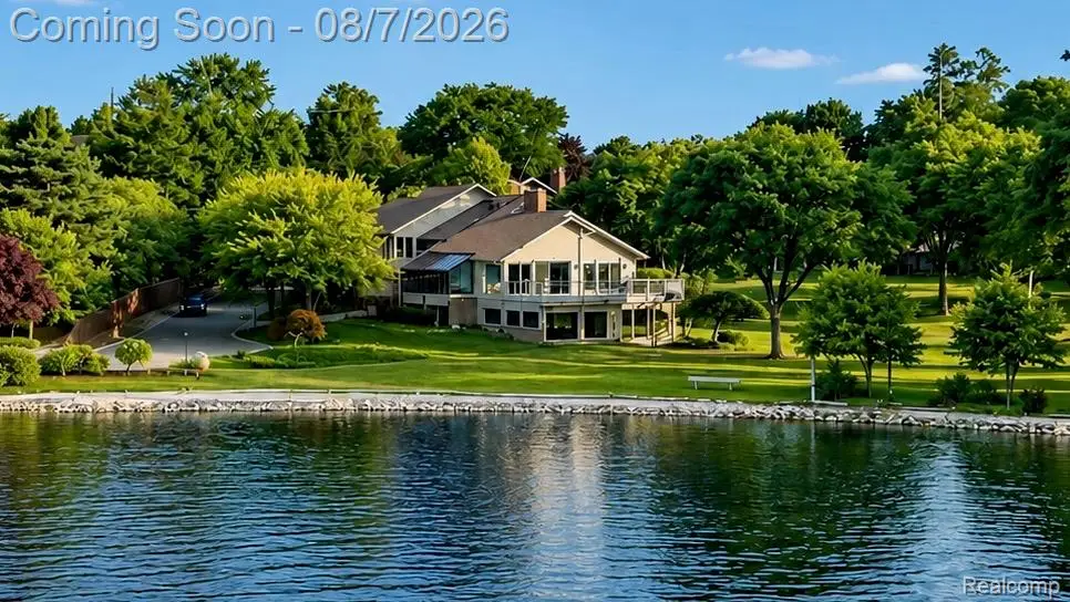 3850 Pine Harbor, West Bloomfield, MI 48323 - #1