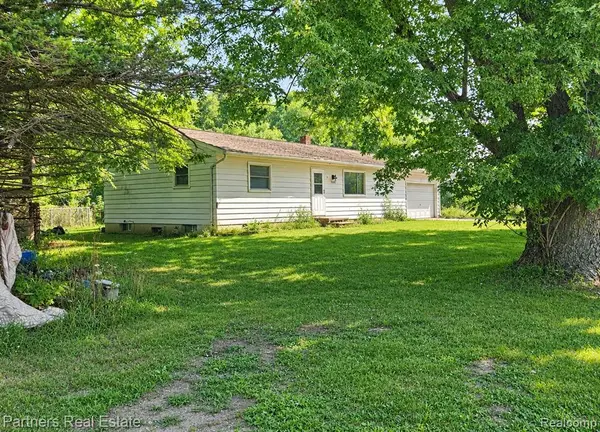 1382 Lucy, Howell, MI 48843