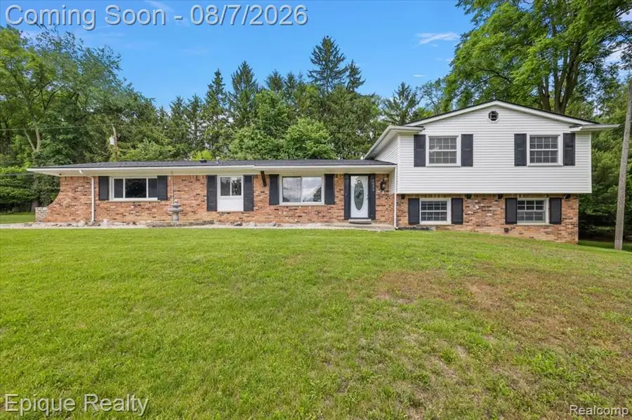 7033 W Pebblecreek, West Bloomfield, MI 48322 - #2