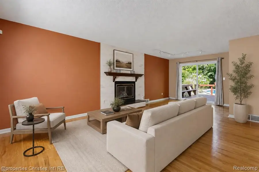 3560 Beach Road, Troy, MI 48084 - #3