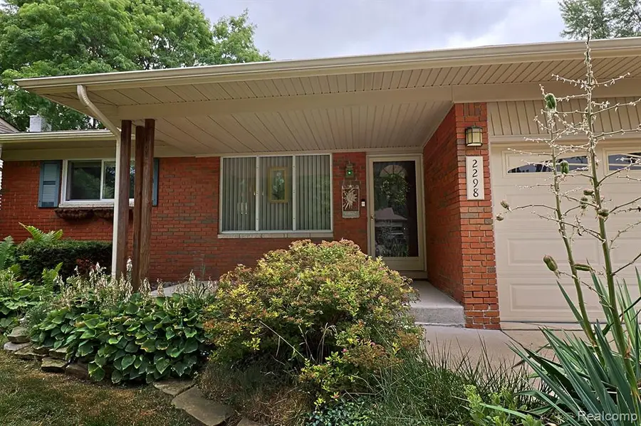 2298 Columbia, Troy, MI 48083 - #2