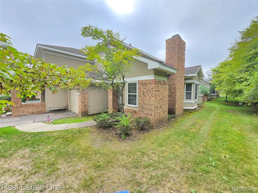 6622 Fieldstone, West Bloomfield, MI 48322 - #3