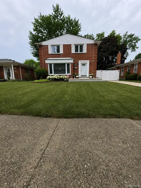 31159 Kelly, Fraser, MI 48026
