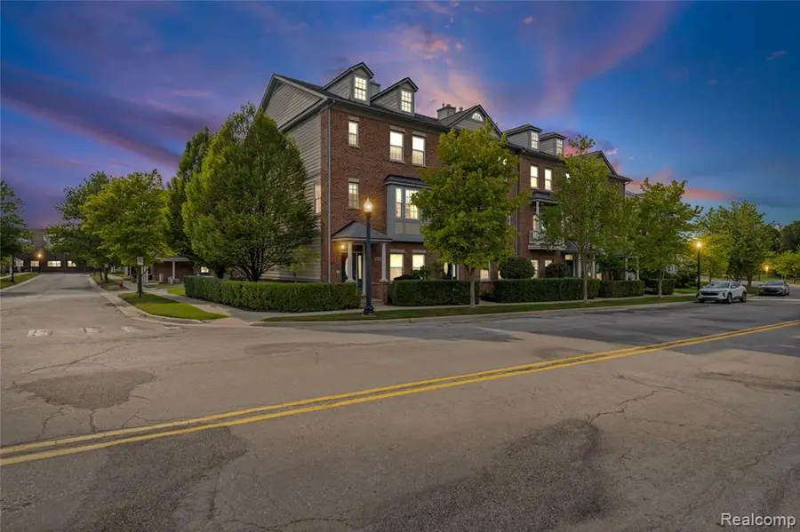 1614 Town Commons, Howell, MI 48855 - #2