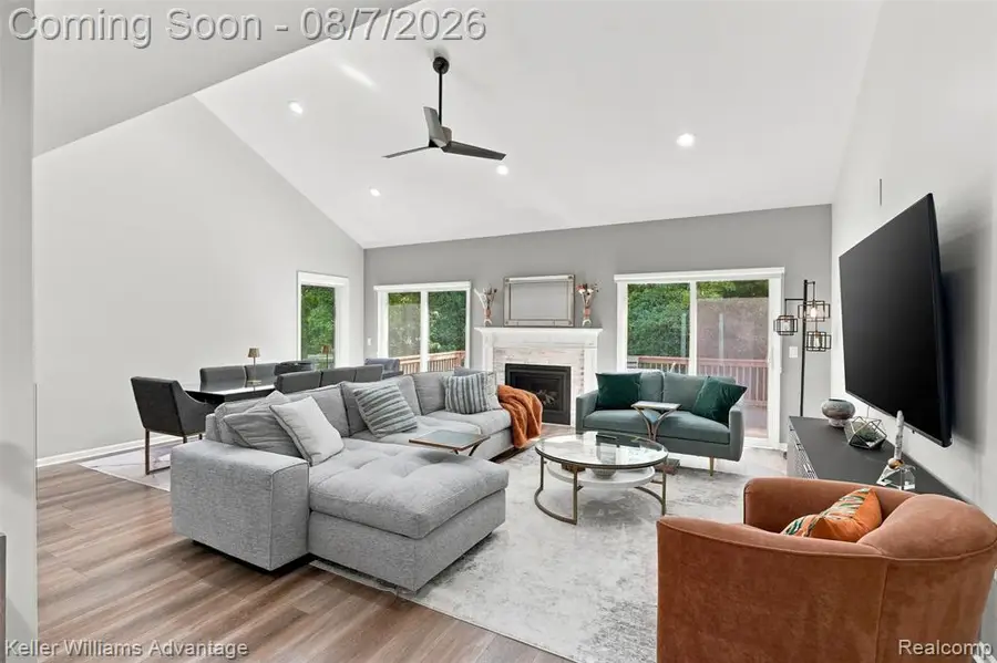5325 Simpson Lake, West Bloomfield, MI 48323 - #3