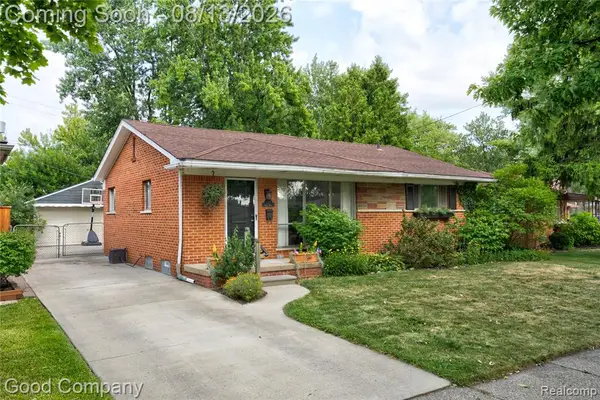 220 N Webik, Clawson, MI 48017