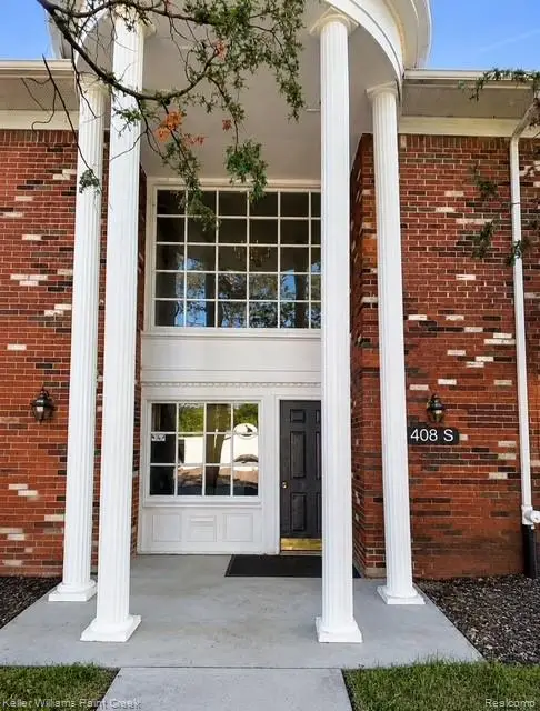 408 Fox Hills #2, Bloomfield Hills, MI 48304