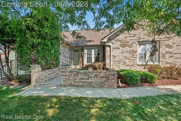 43421 Riverbend #48, Clinton Township, MI 48038