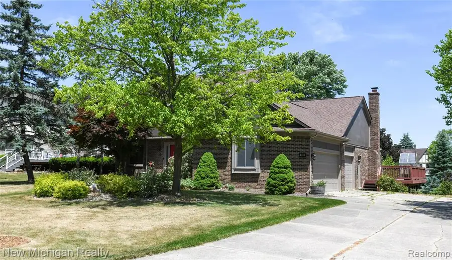22200 Heatheridge, Farmington Hills, MI 48167 - #3