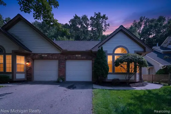 862 Whisperwood, Fenton, MI 48430