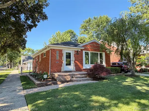 20950 Country Club, Harper Woods, MI 48225