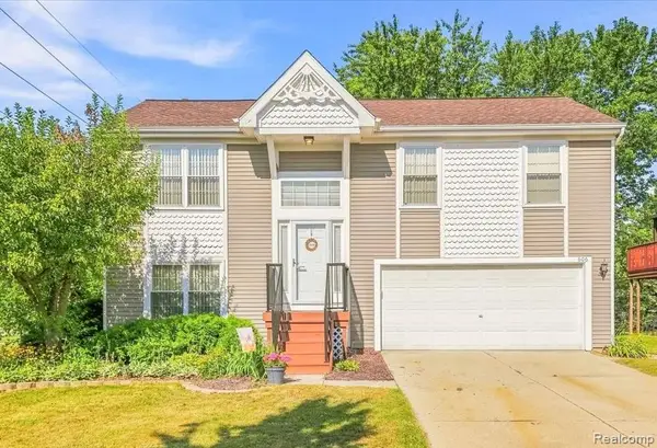 606 Thornhill, Belleville, MI 48111