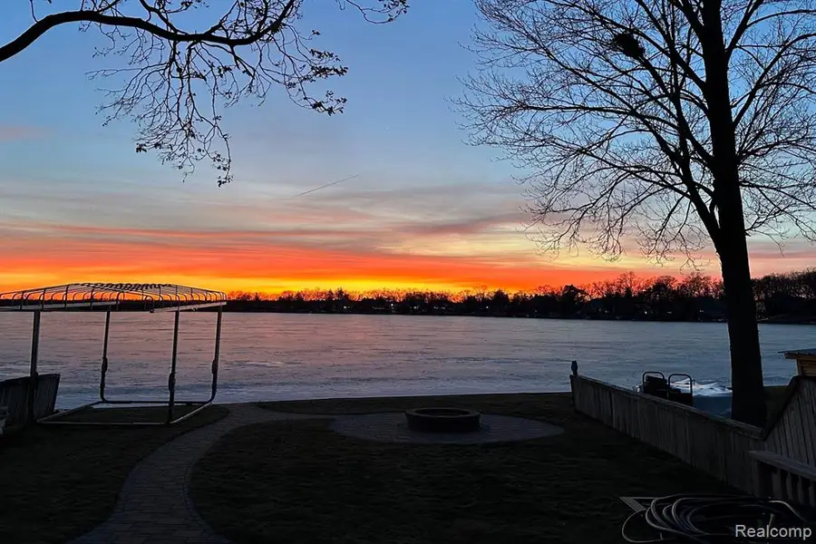 3506 Union Lake, Commerce Township, MI 48382 - #3