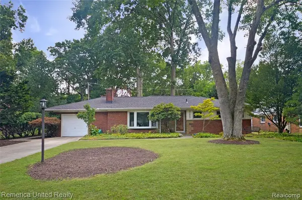 21543 Mahon, Southfield, MI 48075