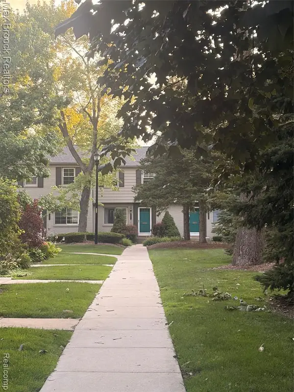 1682 Graefield, Birmingham, MI 48009