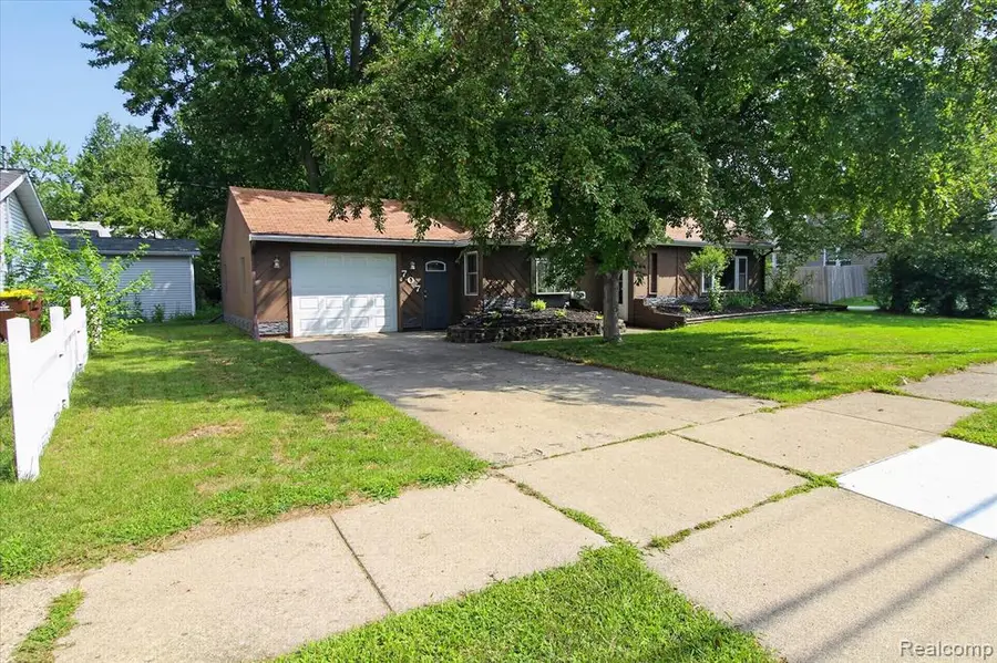 707 E Wisconsin, Mount Pleasant, MI 48858 - #2