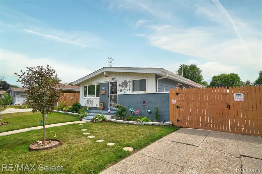 818 Mckeighan, Flint, MI 48507 - #3