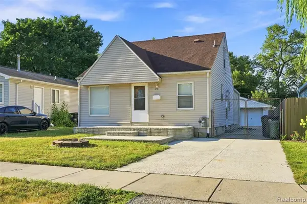 8781 Albany, Oak Park, MI 48237
