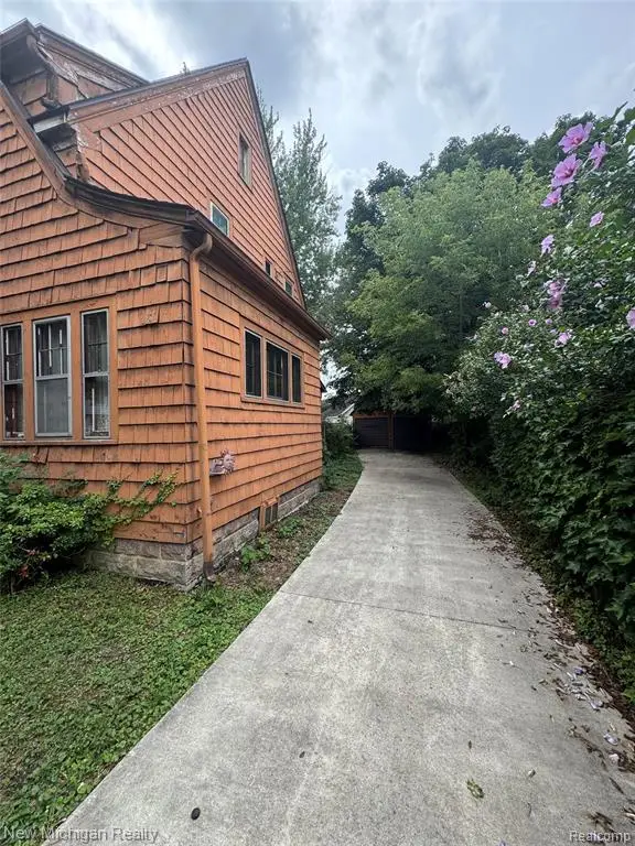2002 Mountain, Flint, MI 48503 - #3