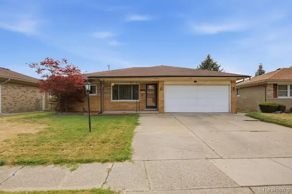 25805 Berkshire, Roseville, MI 48066
