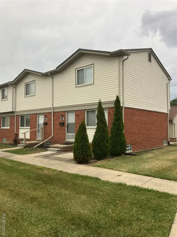20850 Hunt, Roseville, MI 48066