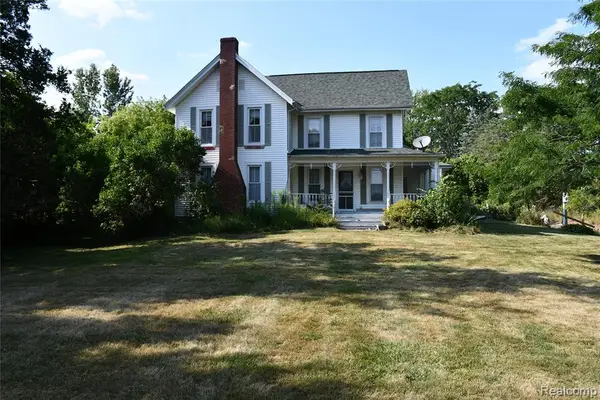 5245 Clyde, Howell, MI 48855